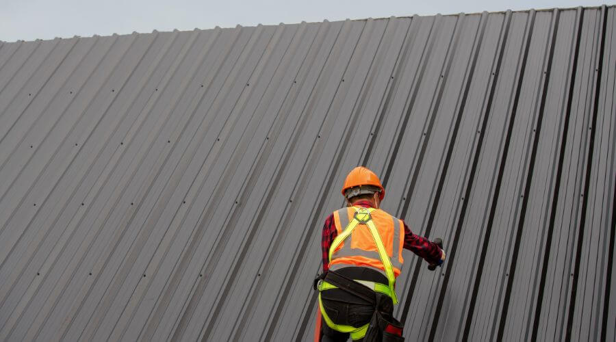 Professional gutter cleaning in Fontanet, IN